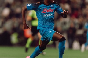 包含Rookie连续三场比赛得分超过绝杀，尤文图斯挑战极限！的词条