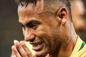 包含内马尔在巴塞罗那比赛中关键助攻，赛况扑朔迷离引发热议！的词条